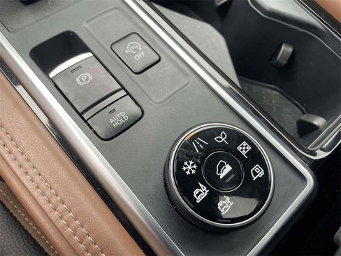 Used 2024 Nissan Pathfinder Platinum w/ Cargo Package image 29