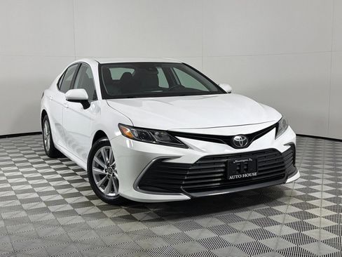 Used 2023 Toyota Camry LE AWD/4WD image 2