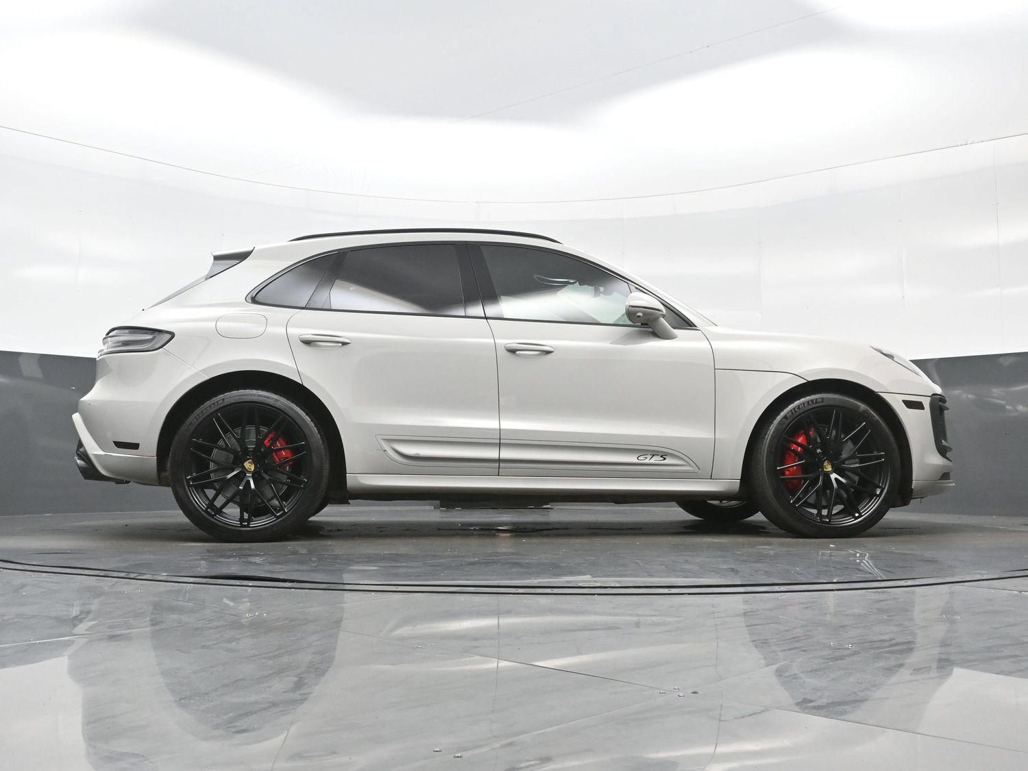 Used 2022 Porsche Macan GTS w/ Premium Package Plus AWD/4WD image 40
