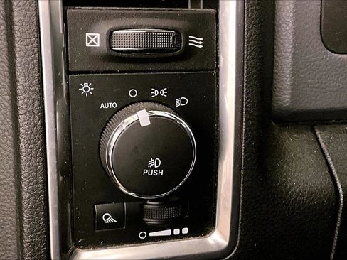 Used 2018 RAM 1500 Big Horn image 30