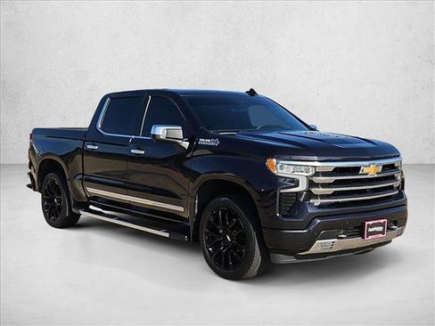 Used 2023 Chevrolet Silverado 1500 High Country w/ High Country Premium Package AWD/4WD image 3