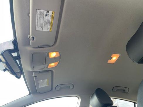 Used 2017 Hyundai Elantra Limited image 15