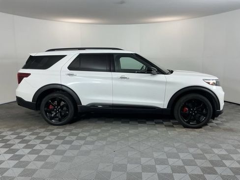 Used 2024 Ford Explorer ST w/ Technology Package AWD/4WD image 4