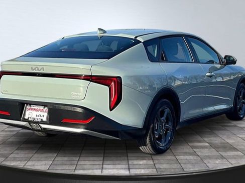 Used 2025 Kia K4 LXS image 6