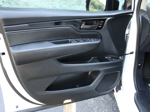 Used 2025 Honda Odyssey Touring image 11