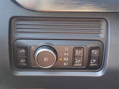 New 2026 Ford F250 Lariat w/ Black Appearance Package image 18