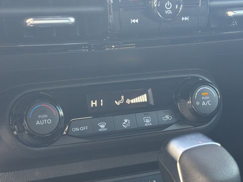 New 2026 Nissan Kicks SV image 25