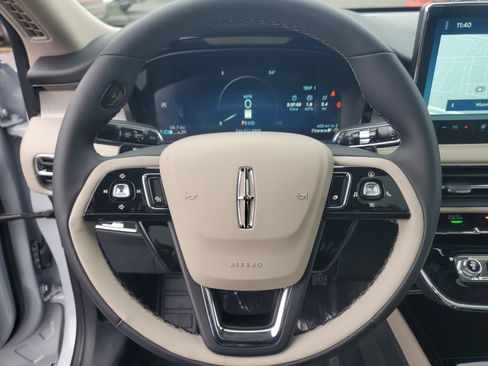 New 2026 Lincoln Corsair Premiere image 16