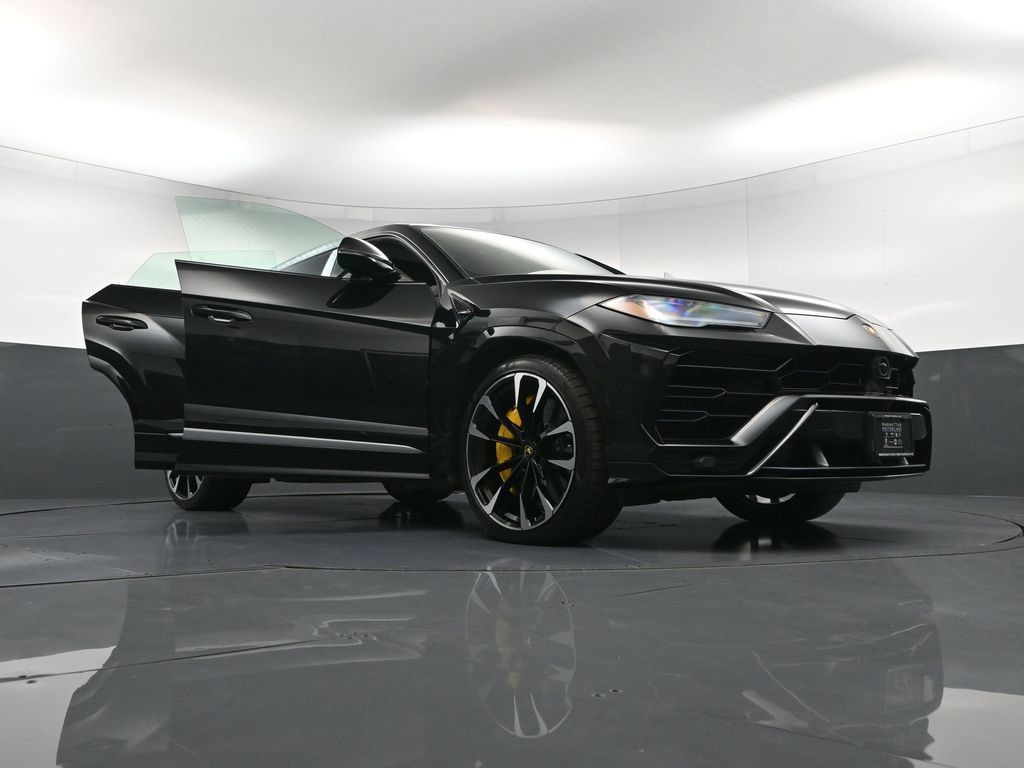 Used 2022 Lamborghini Urus AWD/4WD image 41