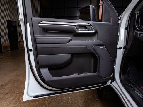 Used 2024 Chevrolet Silverado 2500 LTZ w/ LTZ Premium Package image 34