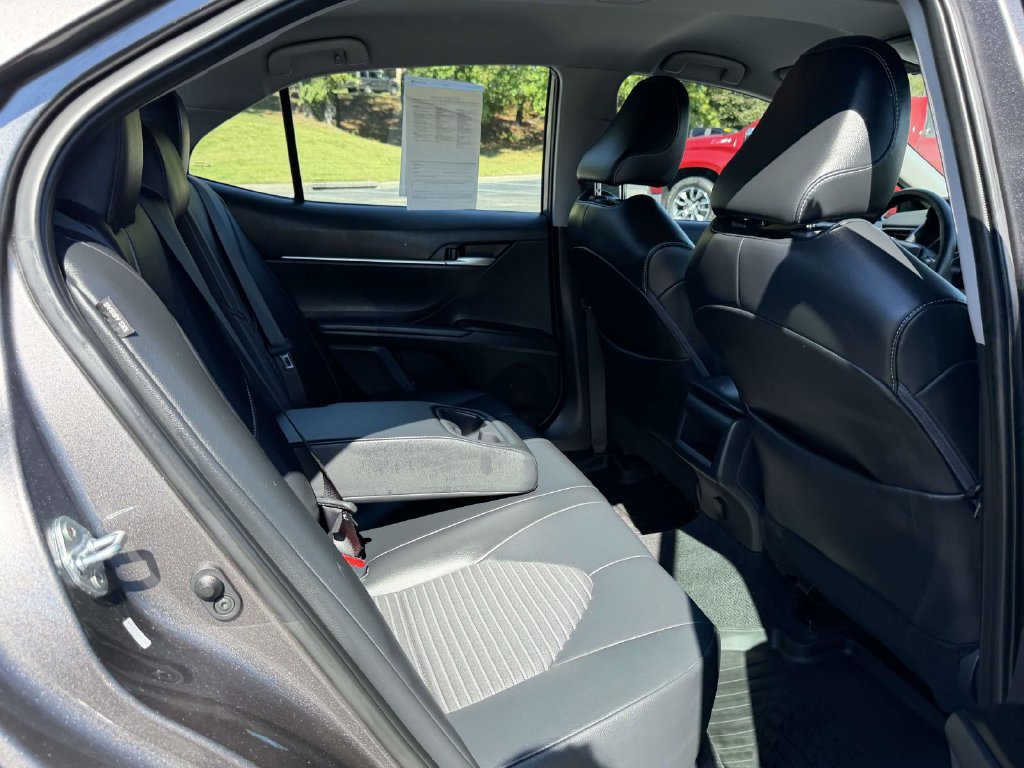 Used 2024 Toyota Camry SE w/ Cold Weather Package FWD image 13