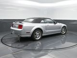 Used 2005 Ford Mustang GT Premium image 2
