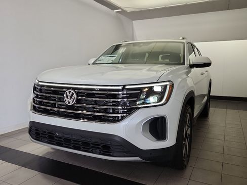 New 2026 Volkswagen Atlas SEL AWD/4WD image 2