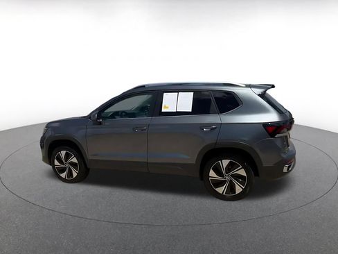 Used 2026 Volkswagen Taos SE AWD/4WD image 10