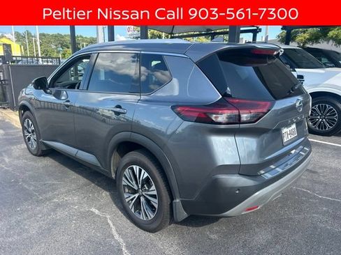 Certified 2021 Nissan Rogue SV w/ Premium Package FWD image 4