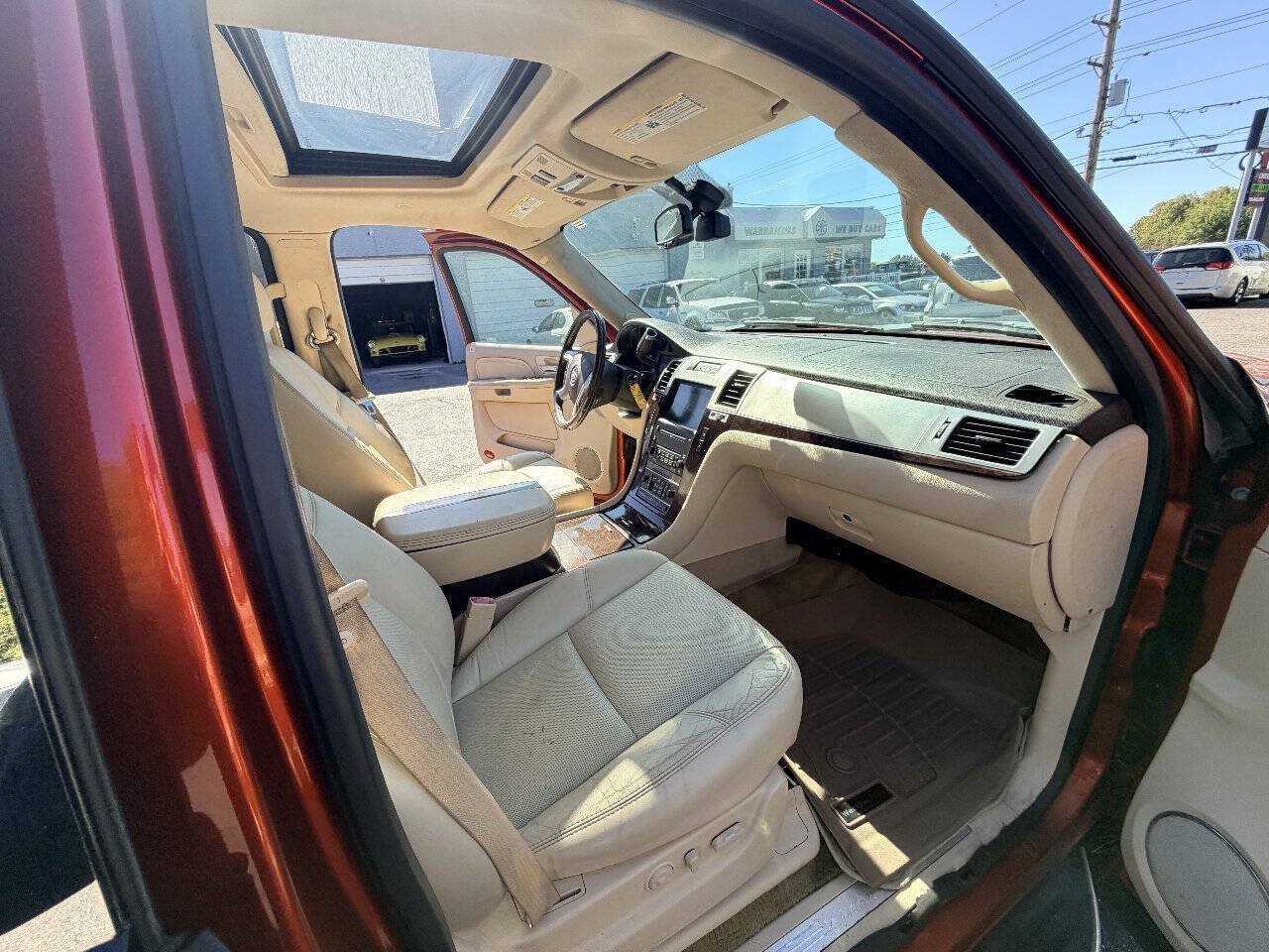 Used 2007 Cadillac Escalade 2WD w/ Information Package image 71