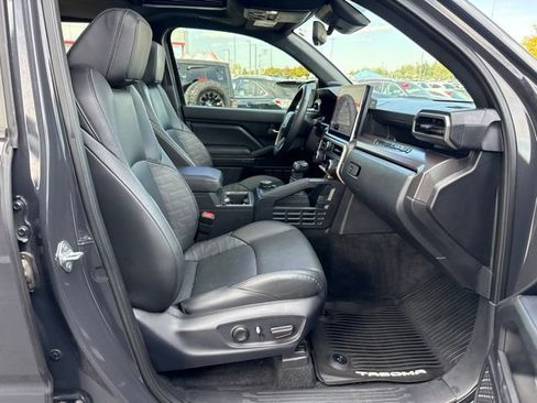 Used 2024 Toyota Tacoma TRD Off-Road w/ TRD Off Road Premium Package AWD/4WD image 13