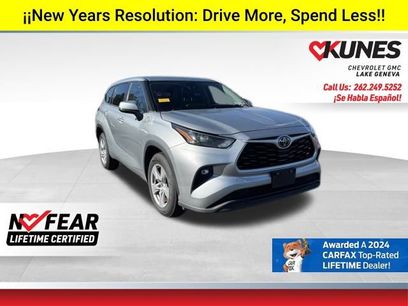 Used 2023 Toyota Highlander LE