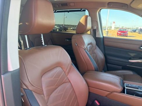 Used 2022 Nissan Pathfinder Platinum w/ Cargo Package image 22