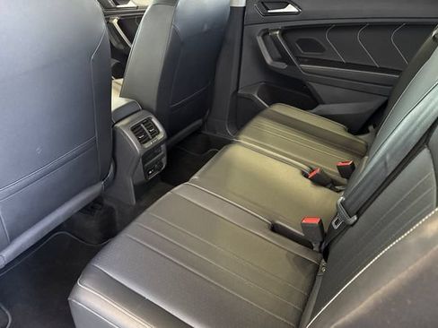 Used 2023 Volkswagen Tiguan SE FWD image 13