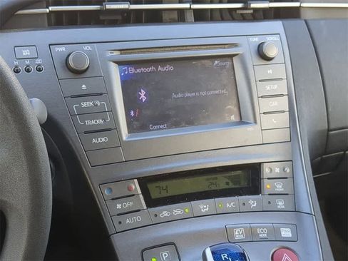 Used 2014 Toyota Prius Four image 19