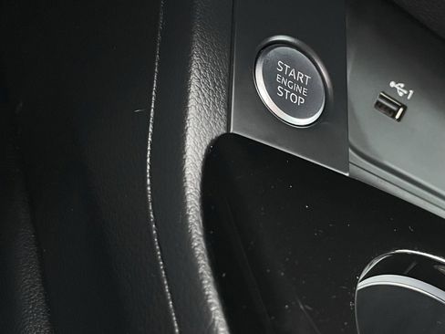 Used 2021 Audi A4 2.0T Premium image 16