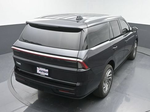 Used 2025 Lincoln Navigator Reserve AWD/4WD image 39