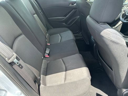 Used 2017 MAZDA MAZDA3 Sport FWD image 13