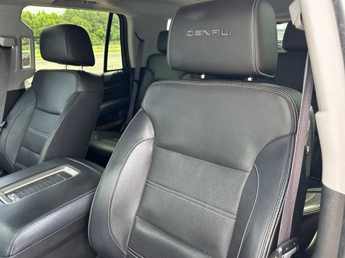 Used 2017 GMC Yukon Denali w/ Open Road Package AWD/4WD image 11