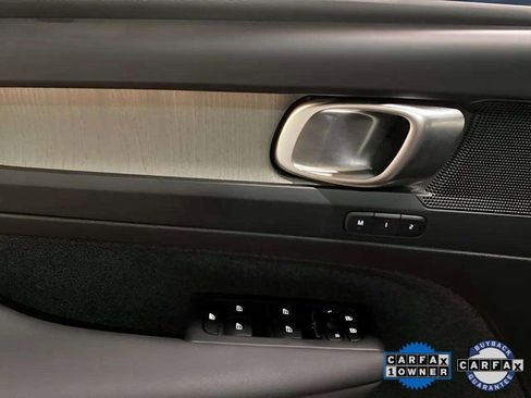 Used 2025 Volvo XC40 B5 Core image 34