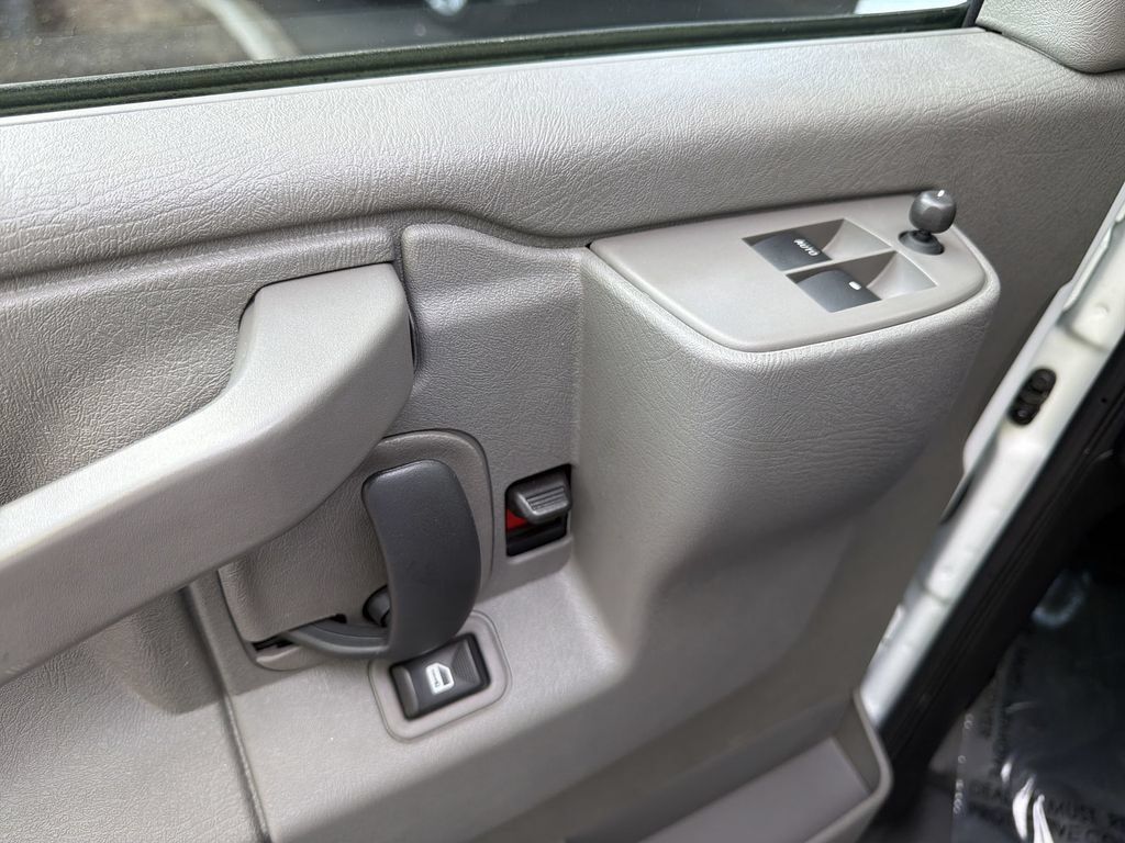 Certified 2025 GMC Savana 2500 w/ Driver Convenience Package RWD image 21