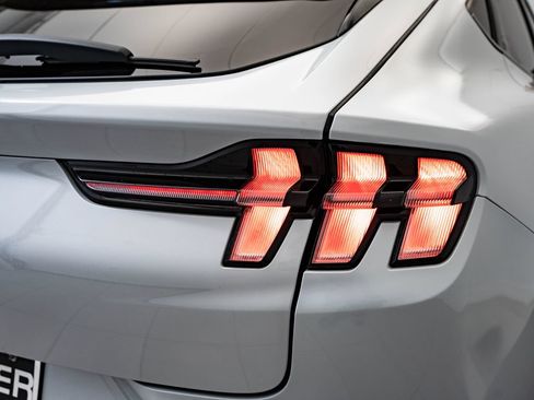 Used 2022 Ford Mustang Mach-E Premium AWD/4WD image 9