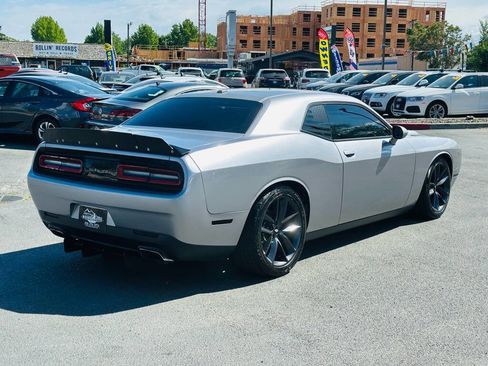 Used 2015 Dodge Challenger SXT RWD image 7