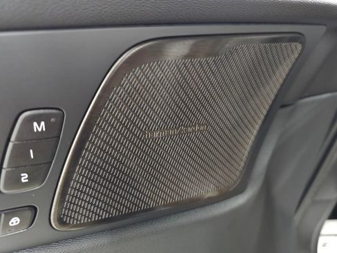 Certified 2024 Volvo XC60 B5 Ultimate AWD/4WD image 17
