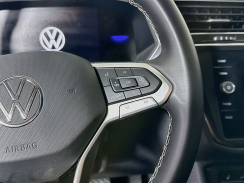 Used 2024 Volkswagen Tiguan SE AWD/4WD image 15