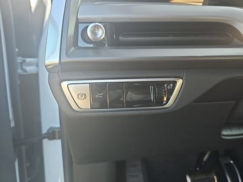 New 2026 Cadillac Vistiq Sport image 27