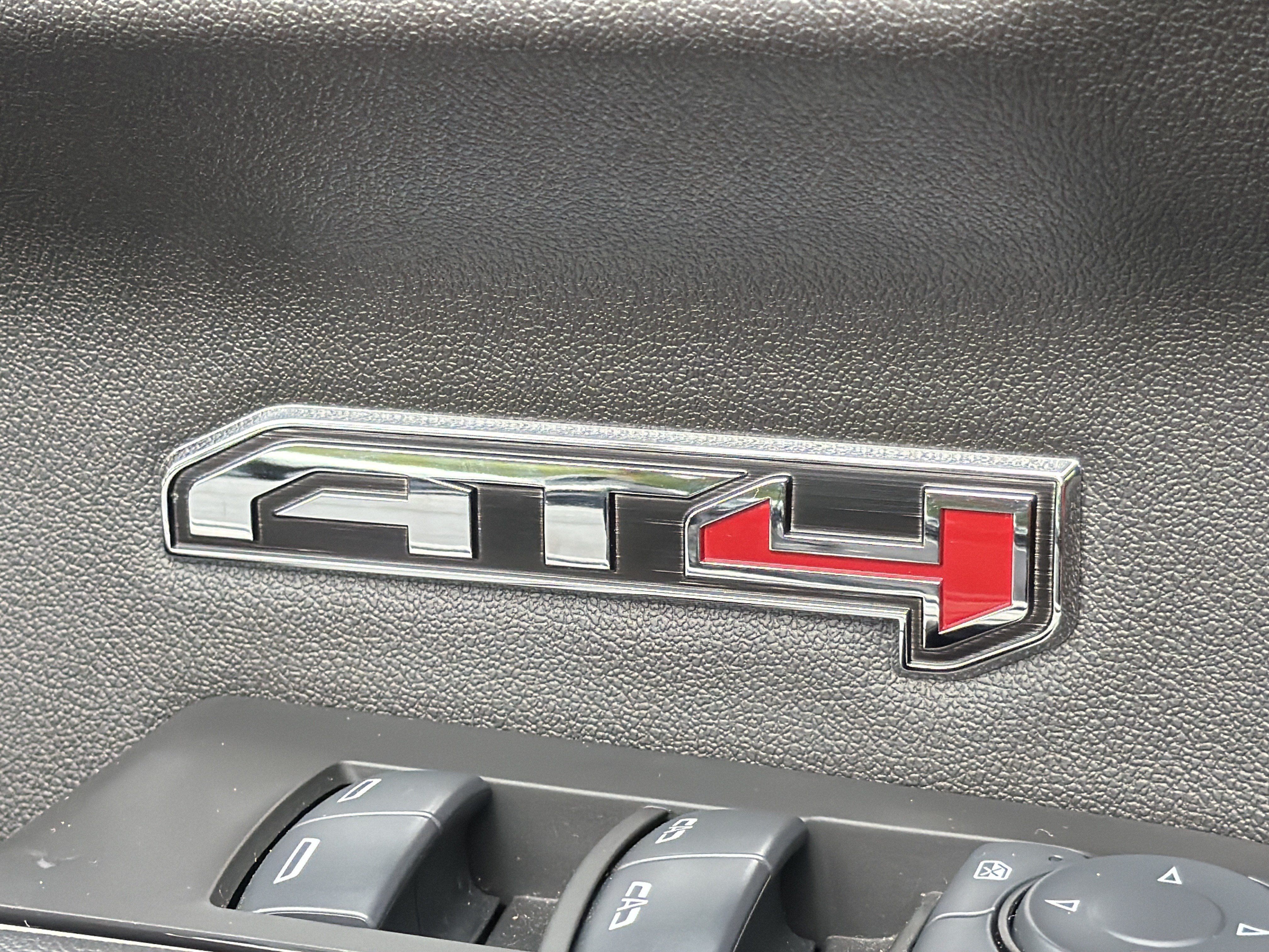 Used 2025 GMC Sierra 1500 AT4 w/ AT4 Premium Package AWD/4WD image 14