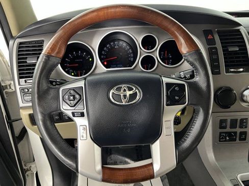 Used 2017 Toyota Sequoia Platinum RWD image 17