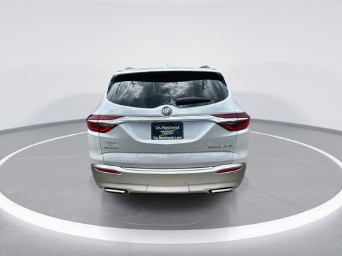 Used 2018 Buick Enclave Avenir w/ Avenir Technology Package FWD image 7