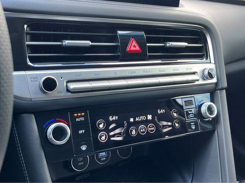 New 2026 Genesis G70 2.5T Prestige image 13