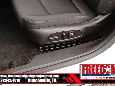 Used 2024 Chevrolet Malibu LT FWD image 35