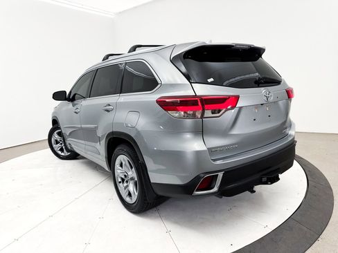 Used 2018 Toyota Highlander Limited AWD/4WD image 2