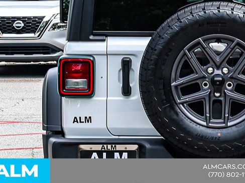 Used 2025 Jeep Wrangler Unlimited Sport AWD/4WD image 13