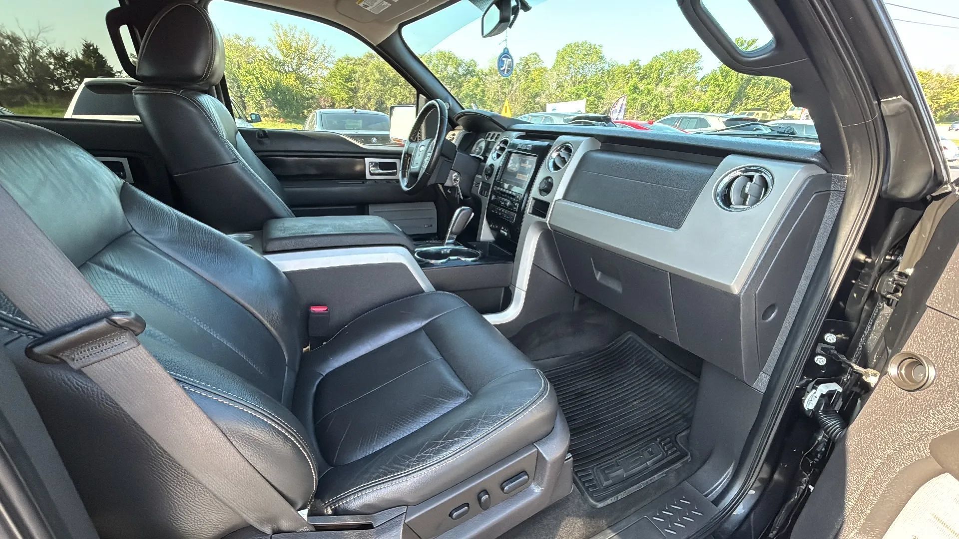 Used 2010 Ford F150 FX4 AWD/4WD image 14