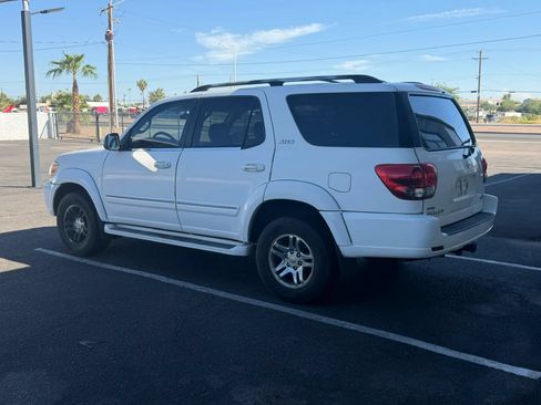 Used 2007 Toyota Sequoia SR5 RWD image 4