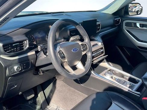 Certified 2022 Ford Explorer XLT w/ Equipment Group 202A image 14