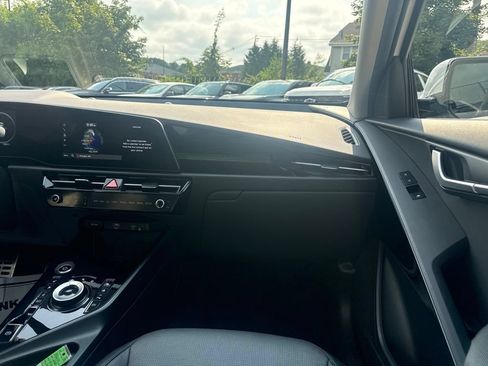 Used 2023 Kia Niro Wave w/ Wave Preserve Package FWD image 22