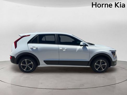 New 2026 Kia Niro LX FWD image 3
