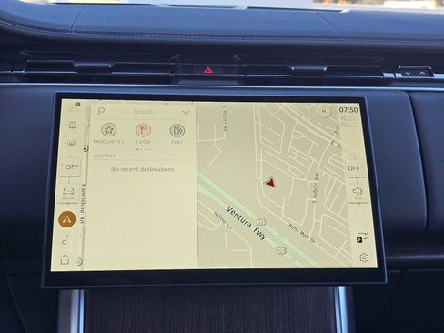 New 2025 Land Rover Range Rover SE image 24