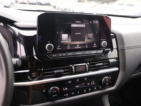 Used 2025 Nissan Pathfinder SV FWD image 17